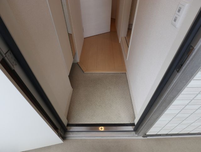 玄関　写真別号室