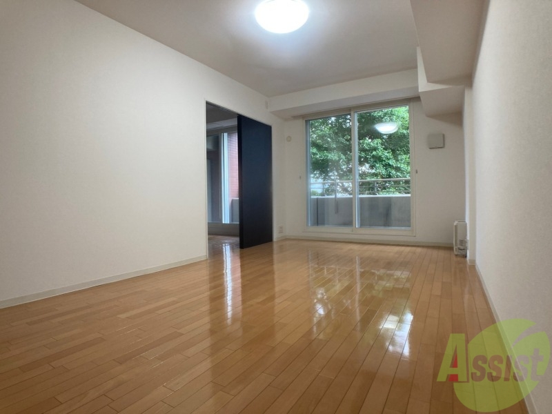 居室・リビング　広くてキレイなお部屋が広がっていて、充実した生活が送れそう。