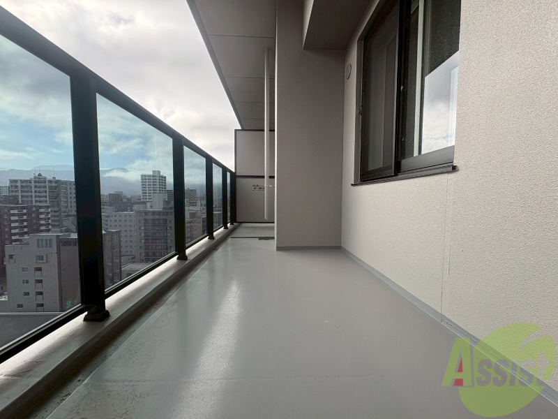 バルコニー　バルコニーです。洗濯物を干したり一息ついたりできますね！