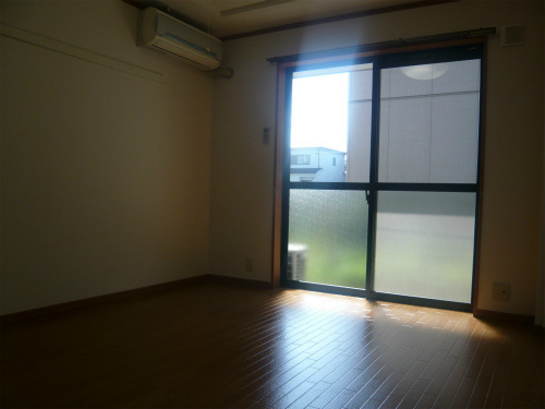 居室・リビング　※室内写真は103号室参照。