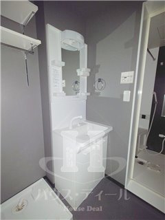 洗面設備　独立洗面台です