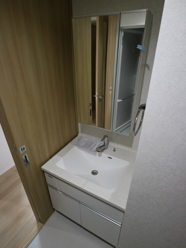 洗面設備　※別号室の参考写真です。