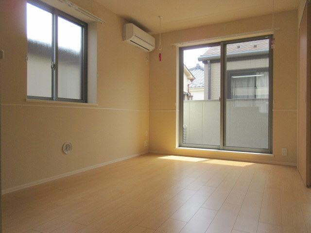 居室・リビング　★１フロア２世帯で全部屋角部屋・２面採光★