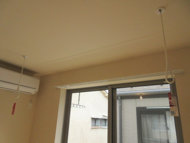 セキュリティ　★室内物干しフック★防犯シャッターも各窓にございます★