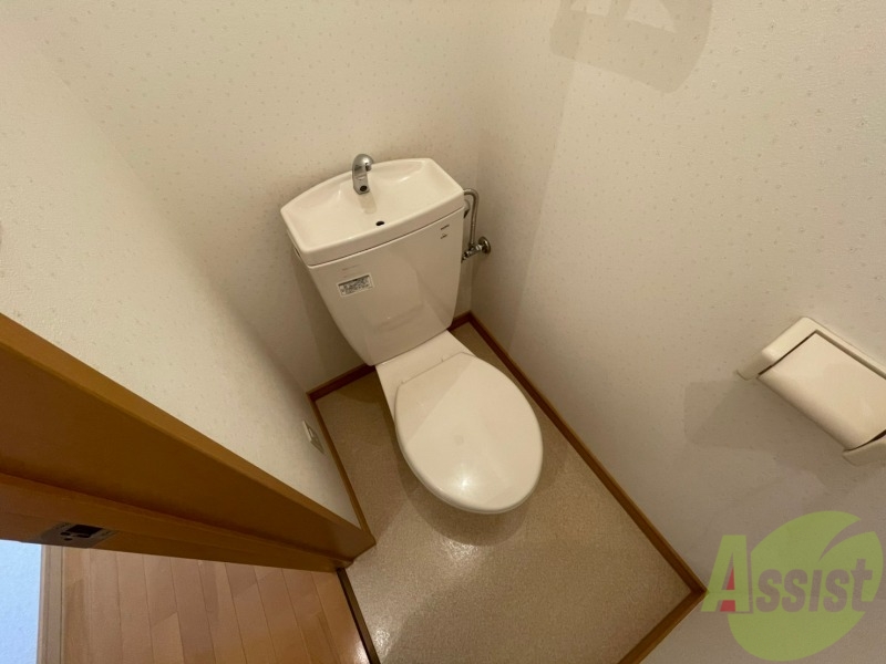 トイレ　こちらはトイレです。清潔感があり、安心して使用できます。