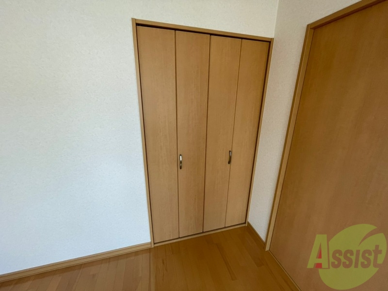 収納　寝室の収納です。部屋がすっきり片付きます。