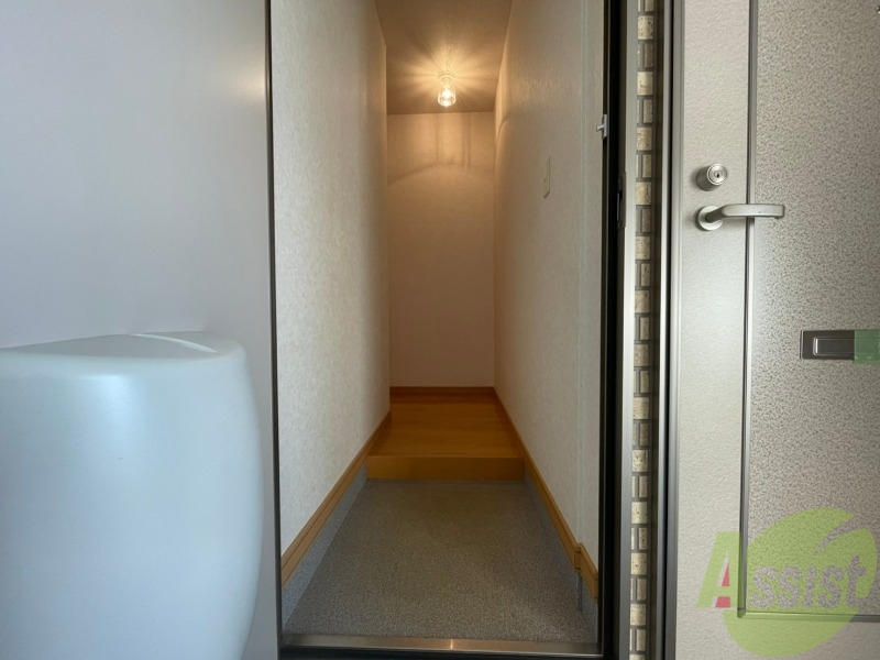 玄関　玄関の様子です。明るい印象ですね。気分もあがりそう。