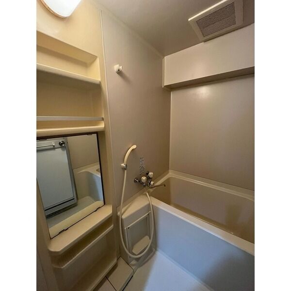 バス・シャワールーム　バス