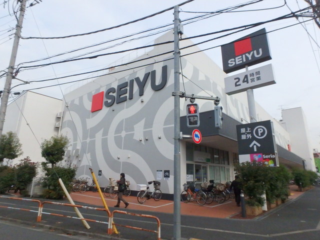 スーパー　西友青井店（スーパー）まで582m