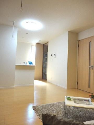 居室・リビング　明るい居室