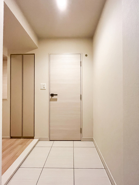 プレミスト京都御池通の玄関写真