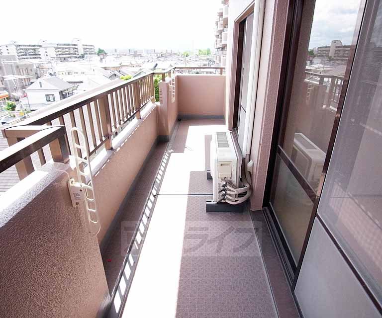 バルコニー　横にも広いです