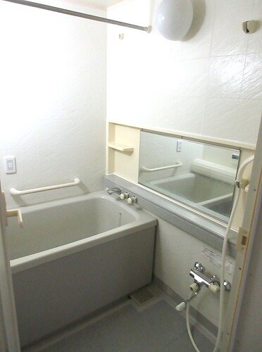 バス・シャワールーム　浴室　※前回募集時2018年6月の写真