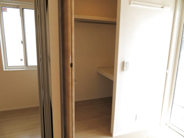 収納　奥行きあるウォークインクローゼット☆