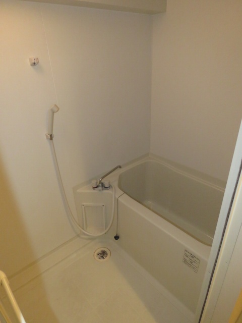 バス・シャワールーム　リビング・ダイニング