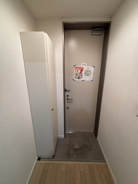 玄関　※別部屋反転同間取り写真