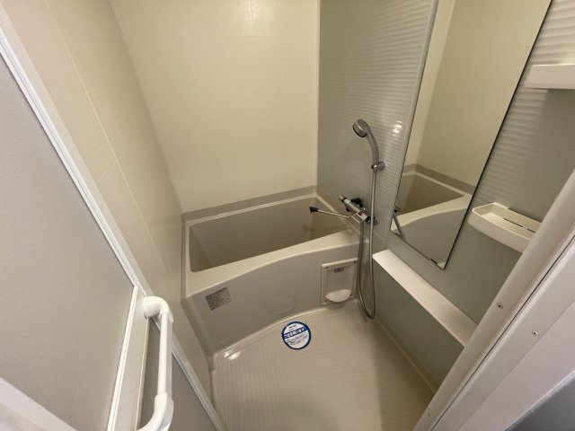 バス・シャワールーム　イメージとして同建物他部屋を表示しています