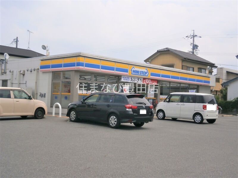 コンビニ　ミニストップ岡崎下和田店（コンビニ）まで521m