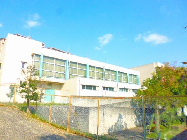 小学校　萱野北小学校（小学校）まで552m