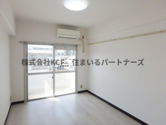 居室・リビング　こちらの居間で趣味の時間をお楽しみください