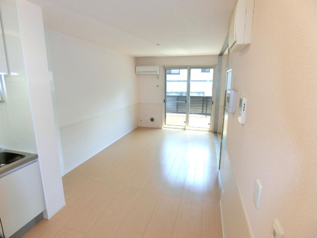 居室・リビング　同物件別号室の写真です。