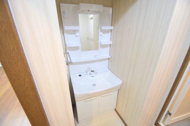 洗面設備　脱衣スペースもあります