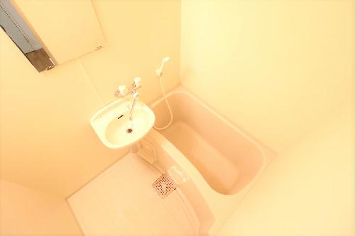 バス・シャワールーム　浴室乾燥機で雨や雪の日でもらくらくお洗濯！