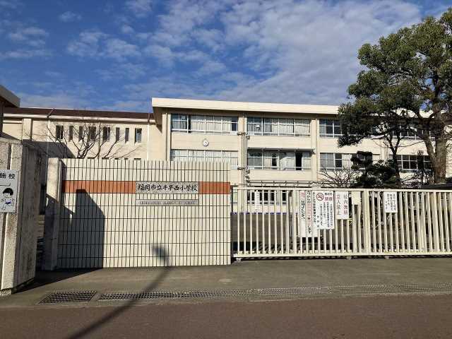 小学校　福岡市立小学校千早西小学校（小学校）まで391m