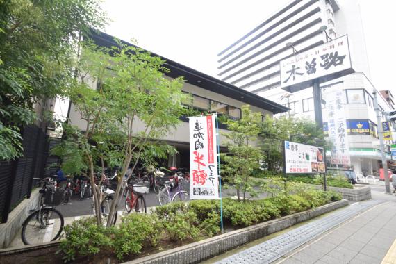 飲食店　しゃぶしゃぶ 日本料理 木曽路 東大阪店（飲食店）まで1399m