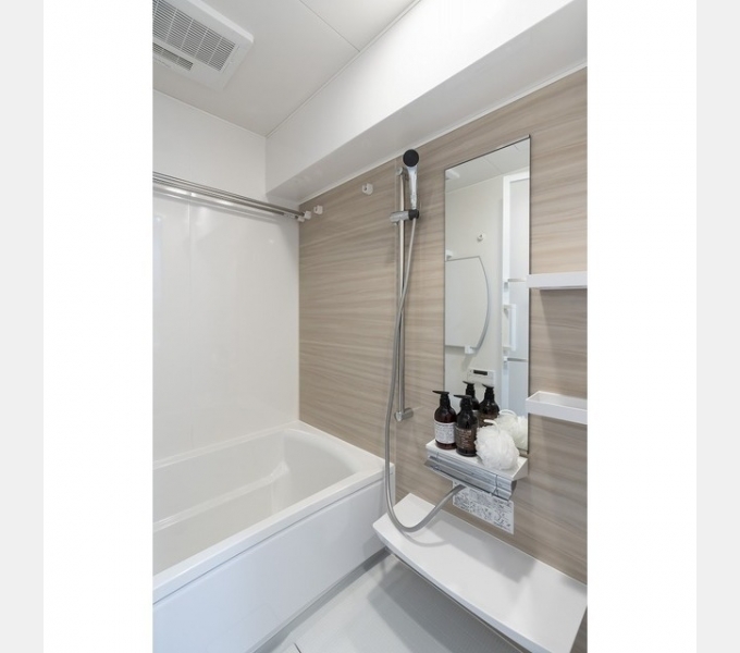 バス・シャワールーム　家具/調度品に関しては配置例を示したものであり、実際の賃貸に