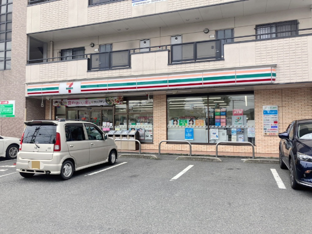コンビニ　セブンイレブン小倉企救丘２丁目店（コンビニ）まで10m