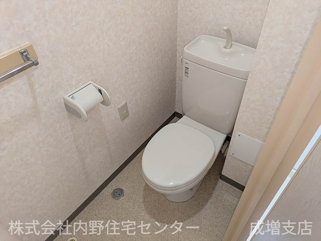 トイレ　コンセント有り