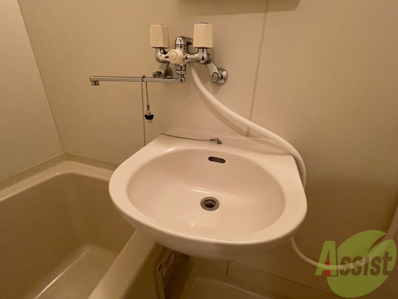 洗面設備　こちらに洗面台があります。朝の洗顔はこちらで。