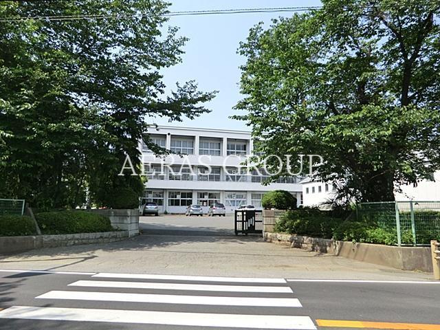 中学校　流山市立八木中学校（中学校）まで996m