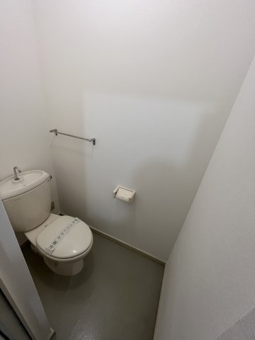 トイレ　別の部屋の参考写真です。