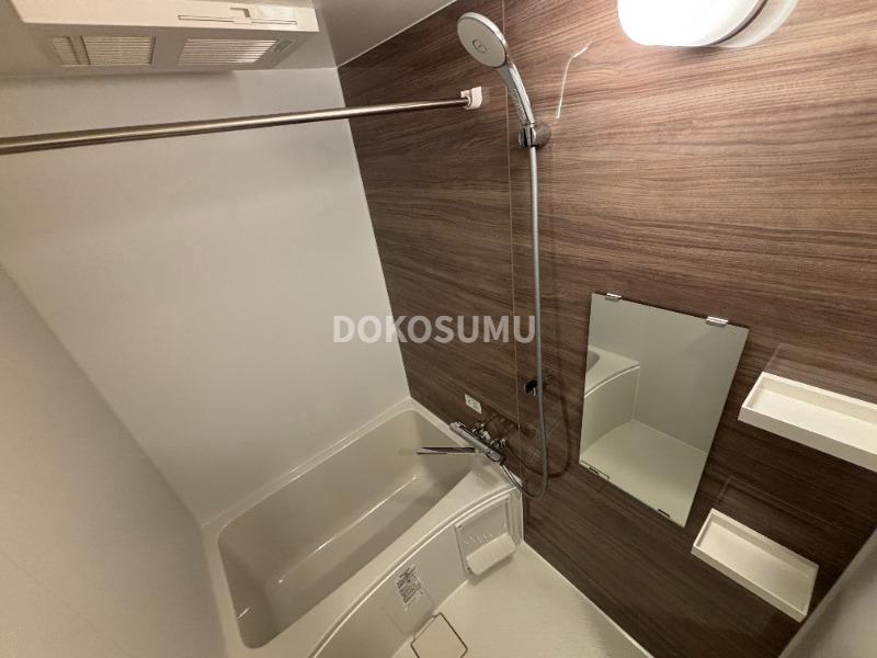 バス・シャワールーム　一日の疲れをやさしく癒やす、清潔感あふれるリラックスバス。