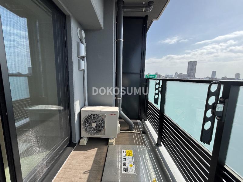 バルコニー　心地よい風と光を感じる、暮らしの楽しみが広がる場所。