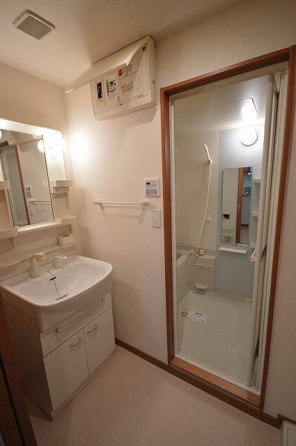 洗面設備　※別号室の参考写真になります。