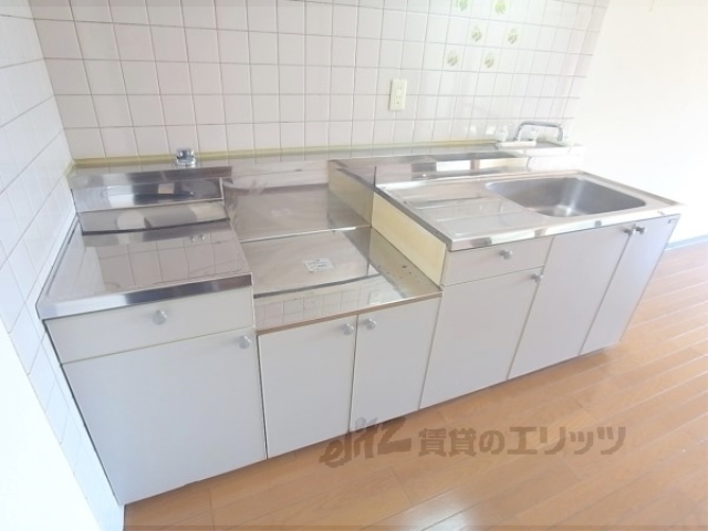 キッチン　広々としたキッチンです。