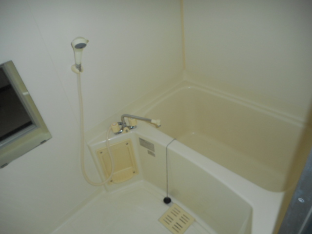 バス・シャワールーム　※写真は同物件の別部屋です