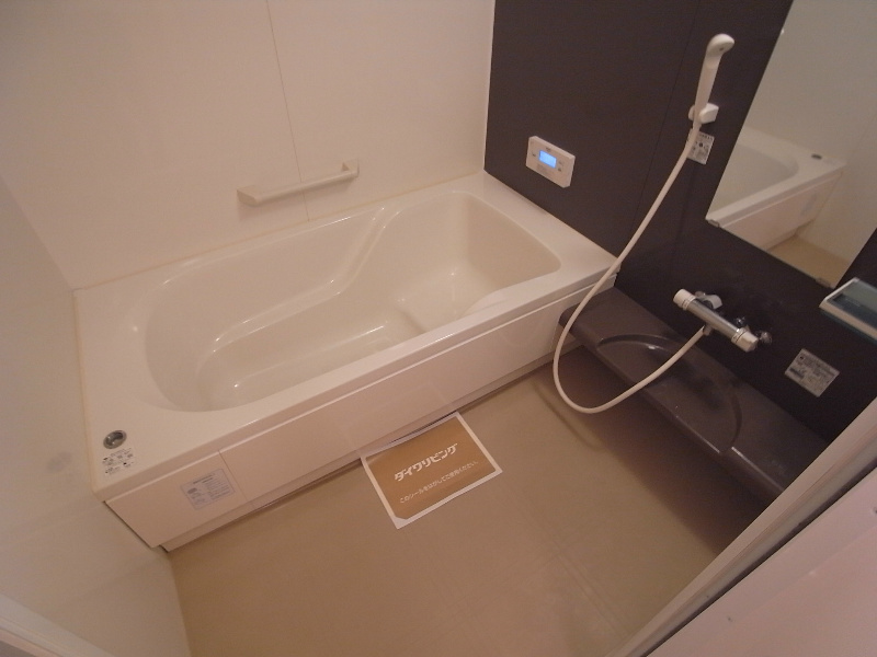 バス・シャワールーム　一坪タイプのお風呂でリラックスバスタイム！