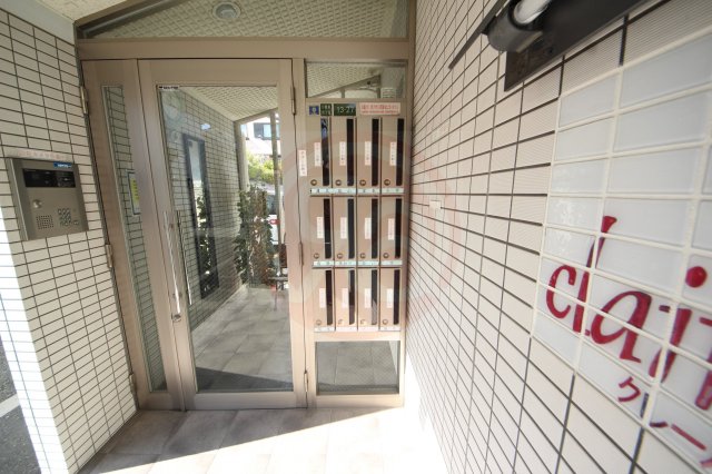 エントランス　カースペースがあります