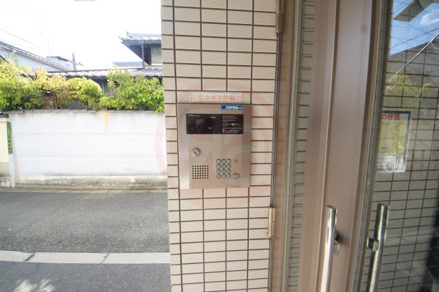 セキュリティ　落ち着いたエントランスです