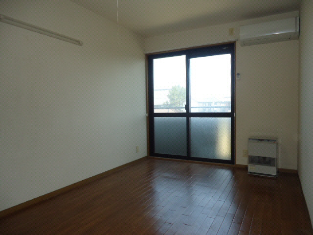 居室・リビング　別部屋参考写真