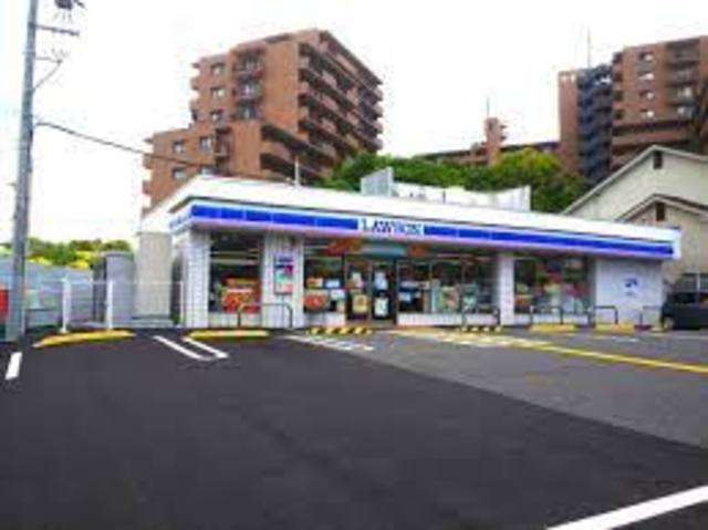 コンビニ　ローソン鈴蘭台西町五丁目店（コンビニ）まで471m