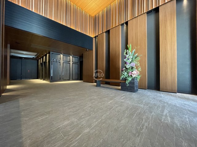 ロビー　スプランディッド難波III　ロビー