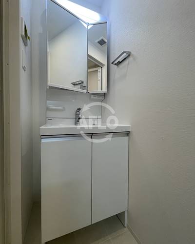 洗面設備　スプランディッド難波III　独立洗面台