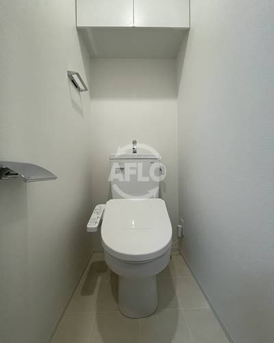 トイレ　スプランディッド難波III　トイレ