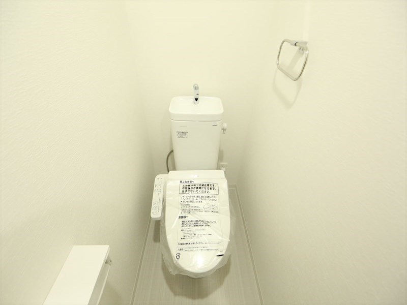 トイレ　温水洗浄暖房便座付トイレ