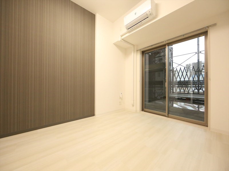 バルコニー　洋室7.1帖　エアコン完備　バルコニー